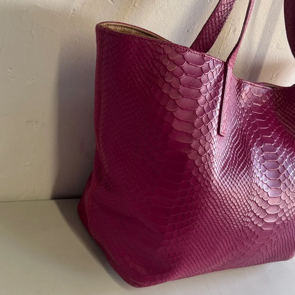 GiGi New York Fuchsia Textured Tote